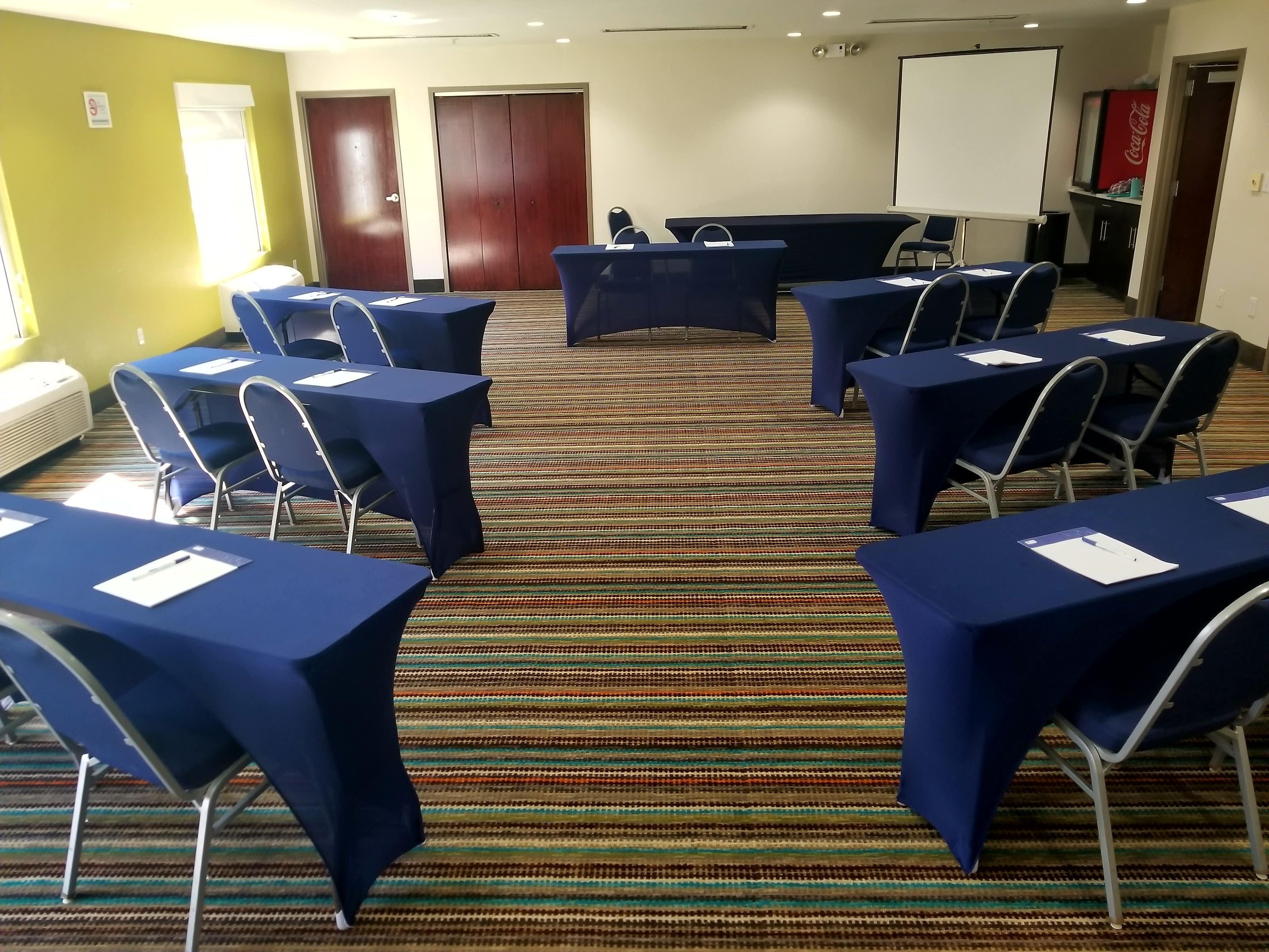 Holiday Inn Express Hotel & Suites Mebane By Ihg Exterior foto