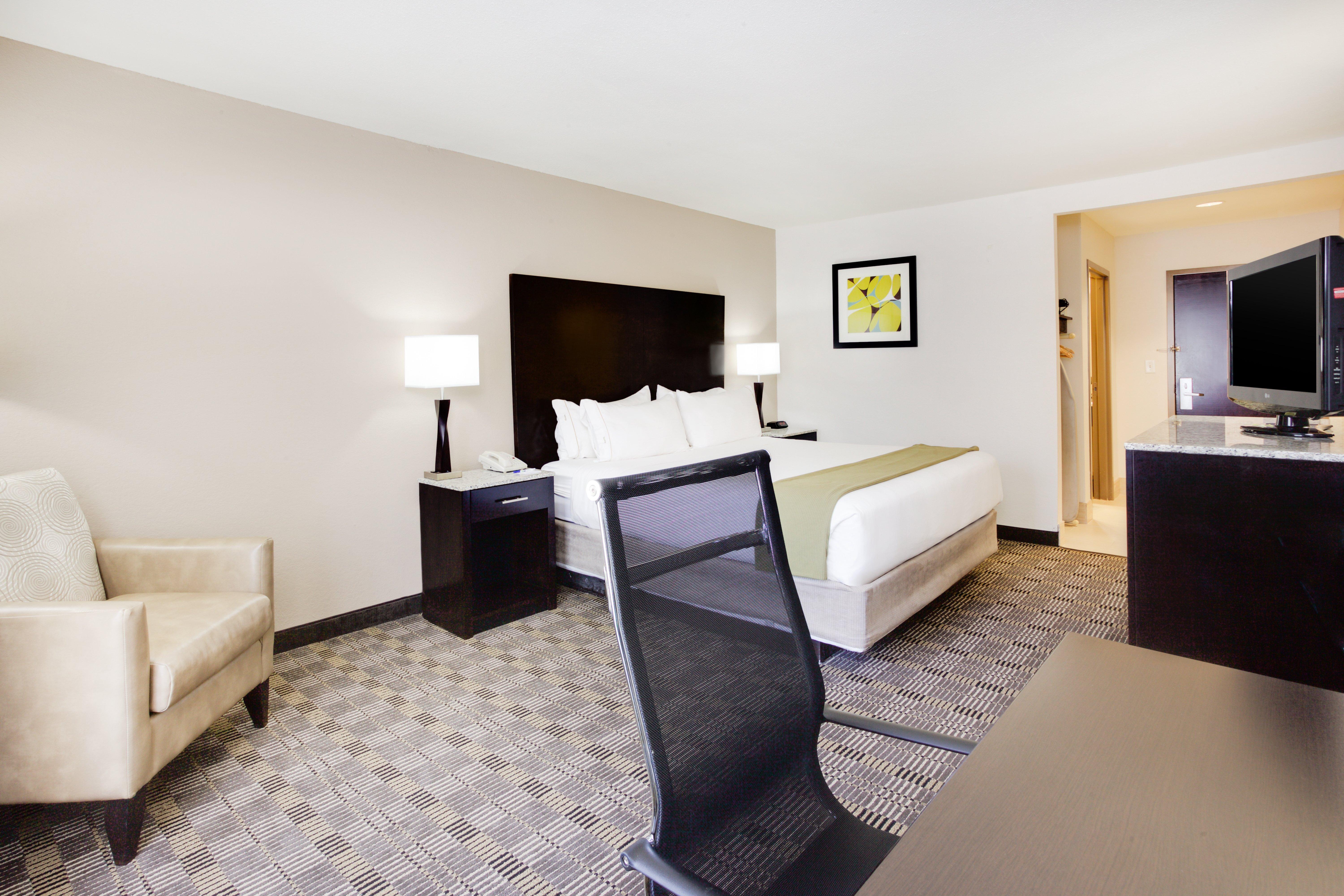Holiday Inn Express Hotel & Suites Mebane By Ihg Exterior foto